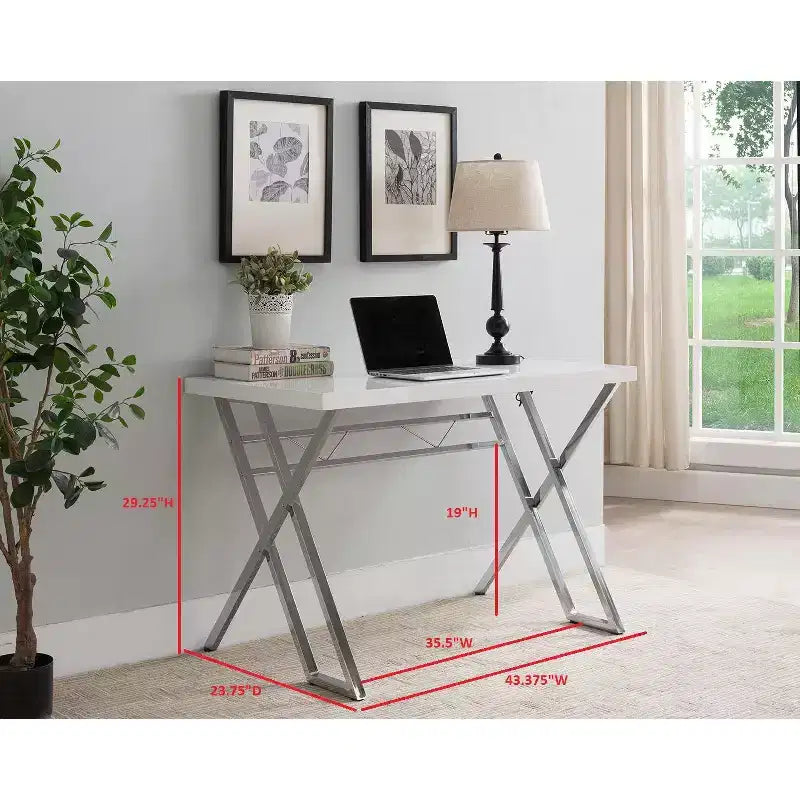 Bureau d'ordinateur moderne pour télétravail (blanc)
